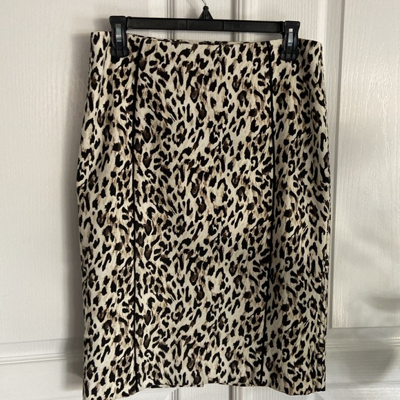 White House Black Market Leopard Print Pencil Skirt - Picture 2 of 16